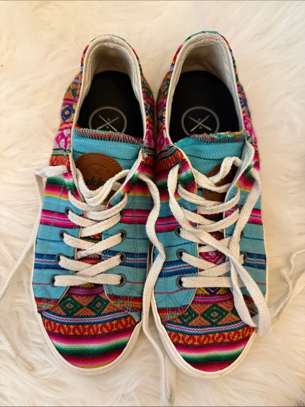 Inkkas turquoise multicolor aztec canvas sneakers❤️💙🩷🤍